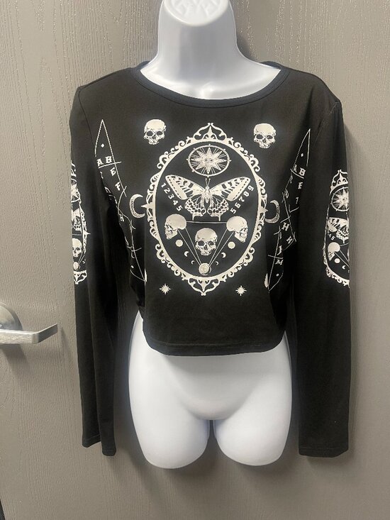 ROMWE Tops - ROMWE Gothic Whimsigoth Skull Moth Celestial Crop Top M